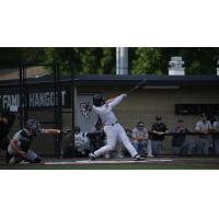 Mankato MoonDogs swing for the fences