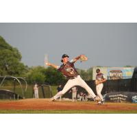 Fond du Lac Dock Spiders' Mason Hill on the mound