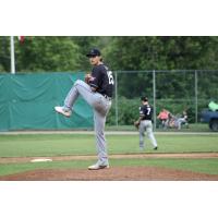 Vermont Mountaineers' Aidan Risse on the mound