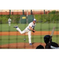 Evansville Otters' Tim Holdgrafer on the mound