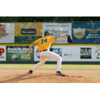 Sanford Mainers' Clay Robbins on the mound