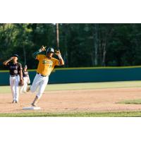 Sanford Mainers' Raymond Velazquez in action