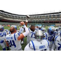 St. Louis Battlehawks offensive tackle Jaryd Jones-Smith (center)