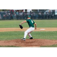 Sanford Mainers' Tommy Ellisen on the mound