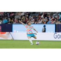 San Diego Wave FC defender Kristen McNabb