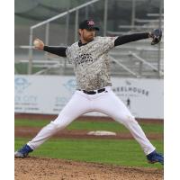 Sean Rackoski with the Sioux City Explorers